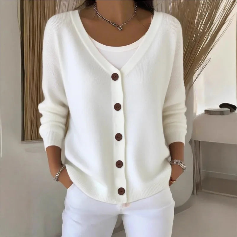 Lotte – Elegant V-neck Blouse