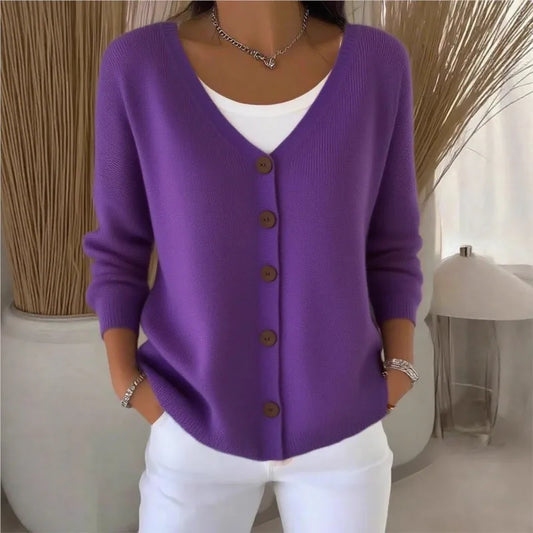 Lotte – Elegant V-neck Blouse